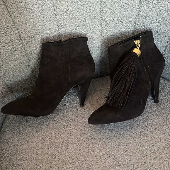 Charles Jourdan Tassle Suède Booties size 6.5 - Picture 3 of 4